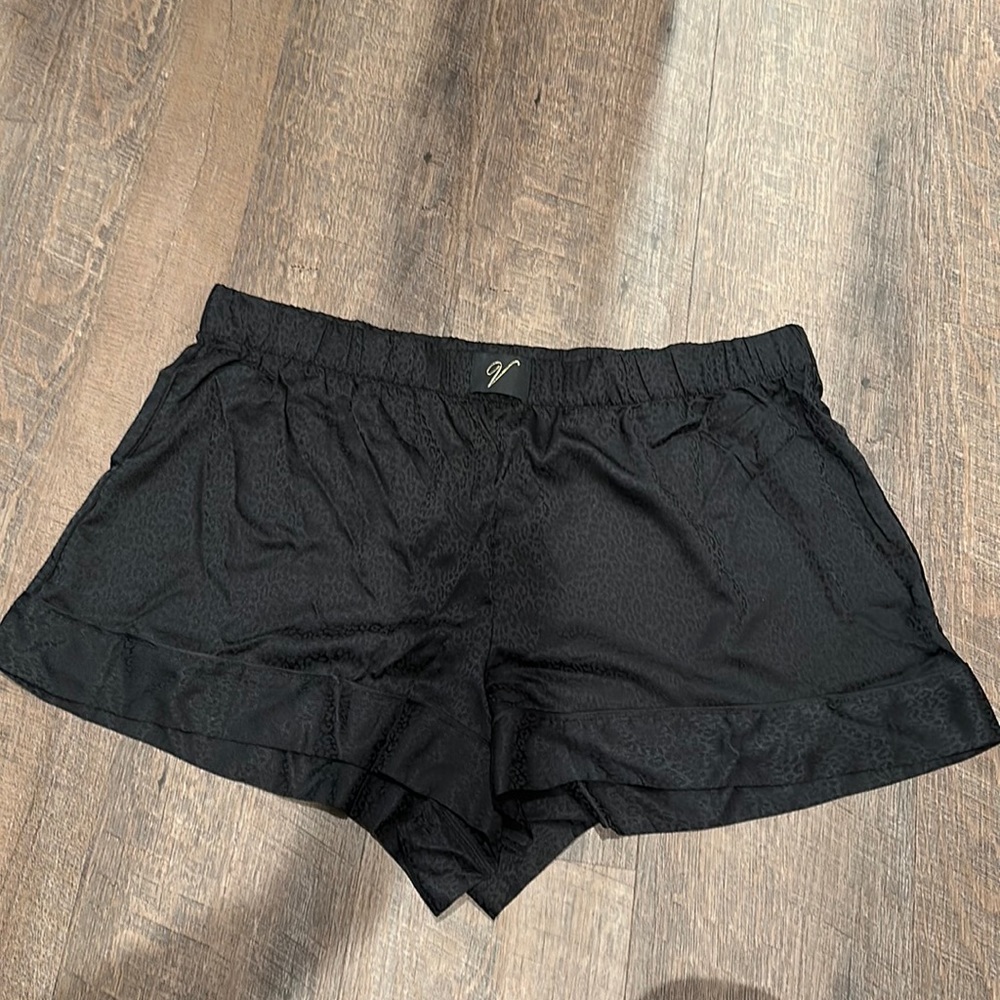 Victoria’s Secret - Black Leopard Print Shorts - XL - NWT